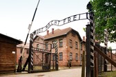 auschwitz-birkenau_kampi.jpg