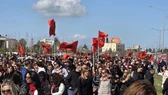 k-k-t-cde-hayat-pahaliligi-isyani-binlerce-kisi-meclis-kapisina-dayandi.webp
