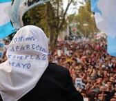 plaza de mayo beyaz başörtülü anneler