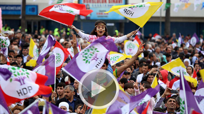 2015-04-21-iste-hdpnin-merak-edilen-secim-bildirgesi_1.jpg