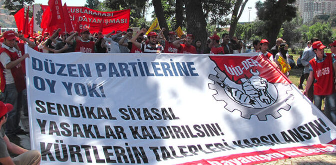 duzen-partilerine-oy-yok_20110605_2.jpg