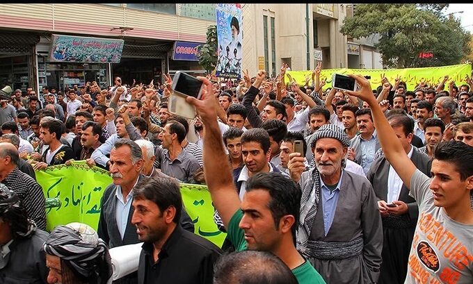 iranian_kurds_demonstration_in_support_of_kobani_people_04.jpg