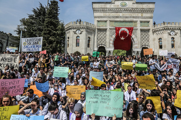 istanbul-universitesi_25nisan_foto_murat_bay28.jpg