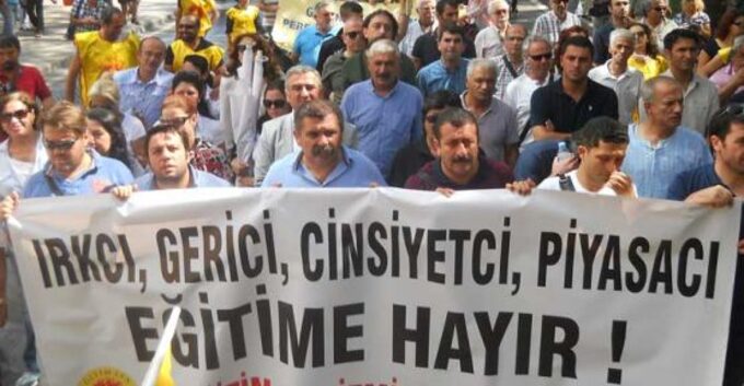 izmirde_egitim_emekcileri_alandaydi_ders_yok_isyan_var_h8783.jpg
